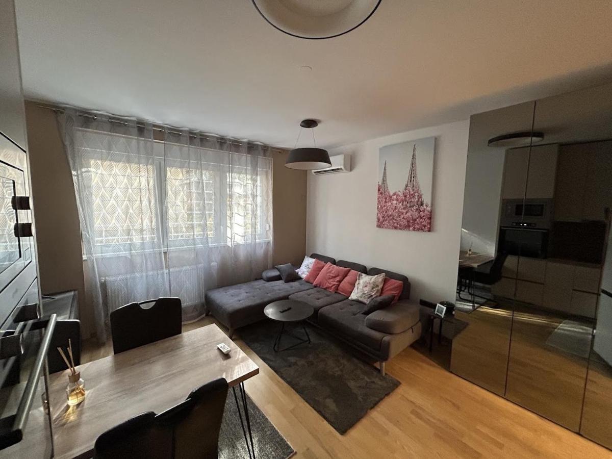 Remi Apartment *